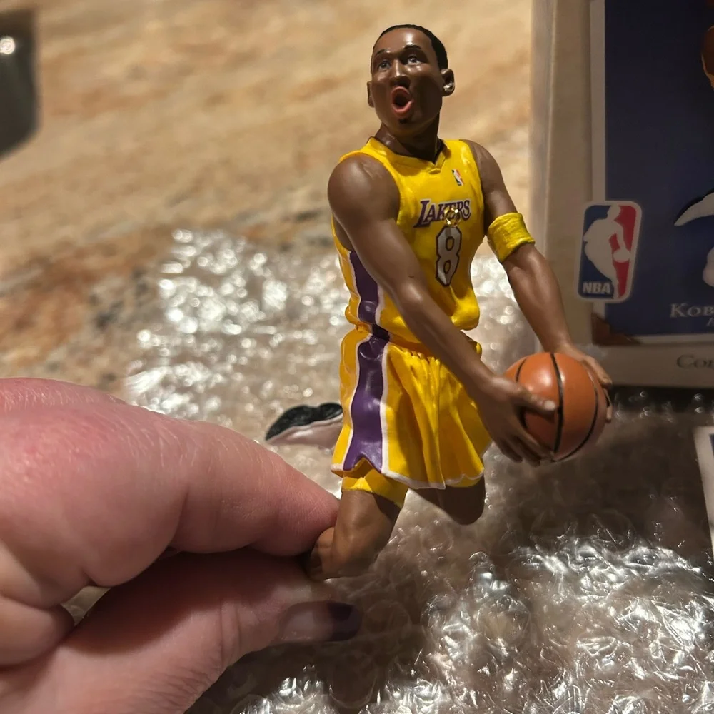 Kobe Bryant #8 Hallmark Keepsake Hoop Stars Ornament. NIB w/card.